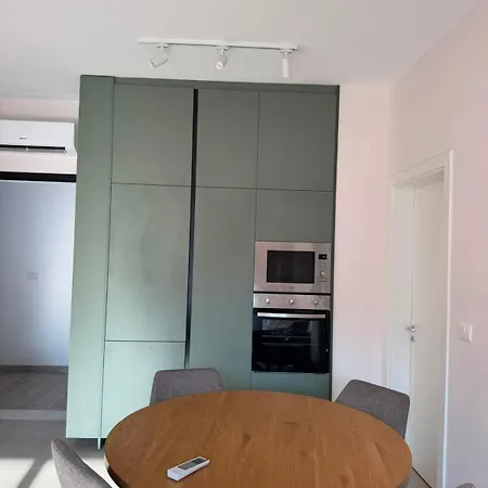 Beautiful Modern Near The Beach, *