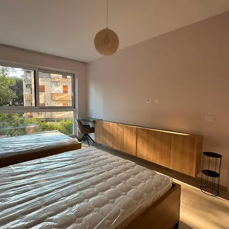 Beautiful Modern Near The Beach, *